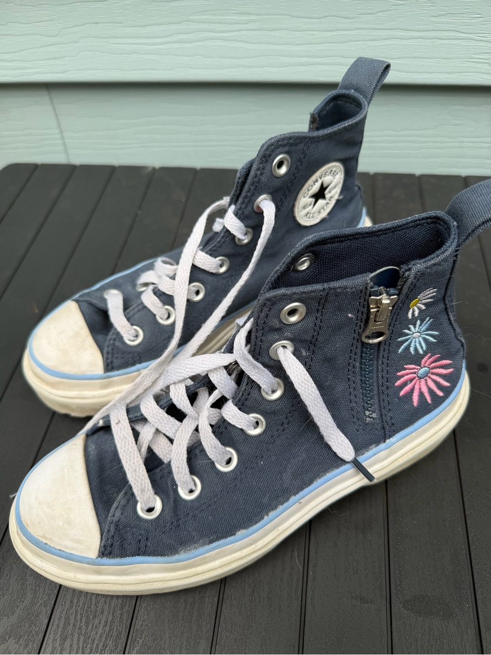 Converse Chuck Taylor All Star Lugged Lift Platform Easy-On Floral Embroidery 3